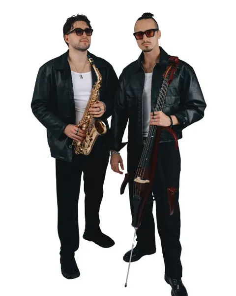 Lukas & Frank live in Miami