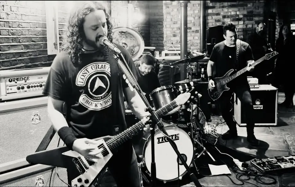 Lost Gravity live at Gunners Pub