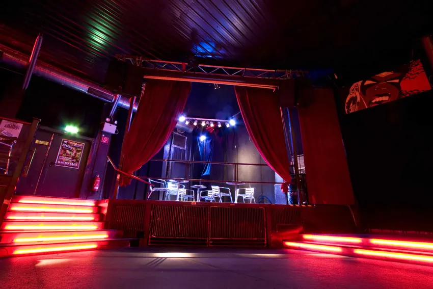 Backstage Club