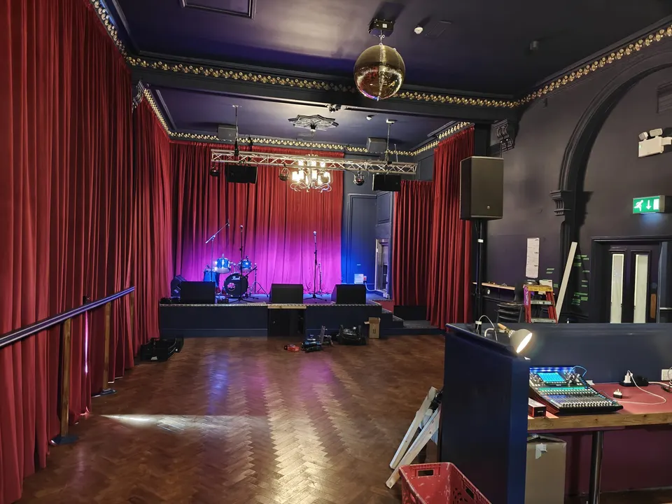 Kamera Ballroom